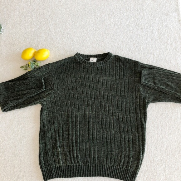 Geoffrey Beene Other - Geoffrey Beene sweater, size M